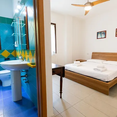 Guest house Theo's *